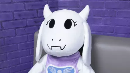 Фанаты Undertale собрали более $330,000 на благотворительность в честь 10-летия игры; уникальная плюшевая Ториэль была продана за $11,000.